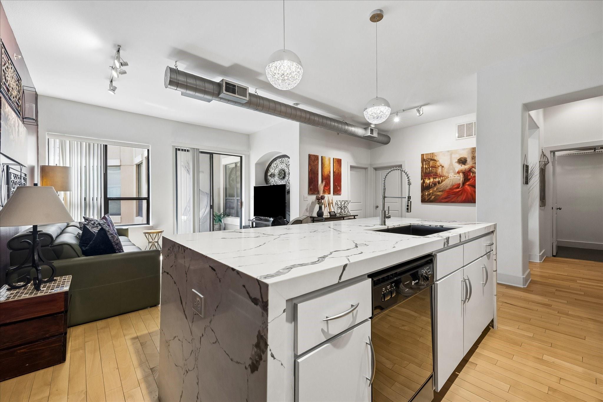 1901 Post Oak Boulevard 3216