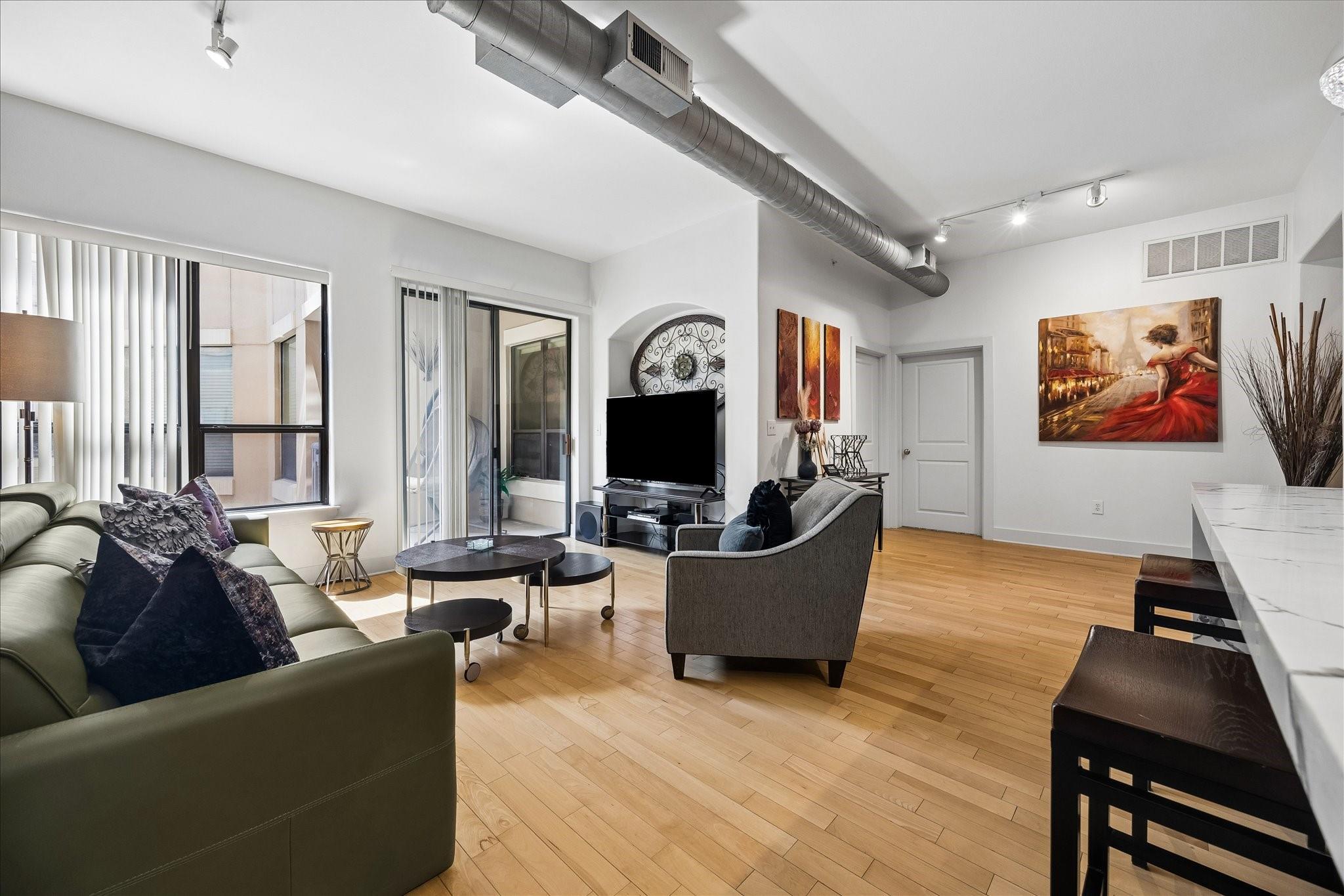 1901 Post Oak Boulevard 3216