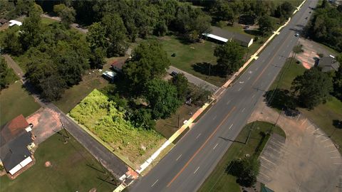 Photo of 2101 N Cleveland Street, Dayton, TX 77535 (MLS # 6077327)