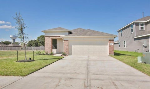 Photo of 211 Lisa Marie Drive, Angleton, TX 77515 (MLS # 30465925)
