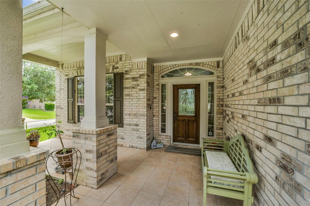Photo of 110 N Victoriana Circle, The Woodlands, TX 77389 (MLS # 42897305)