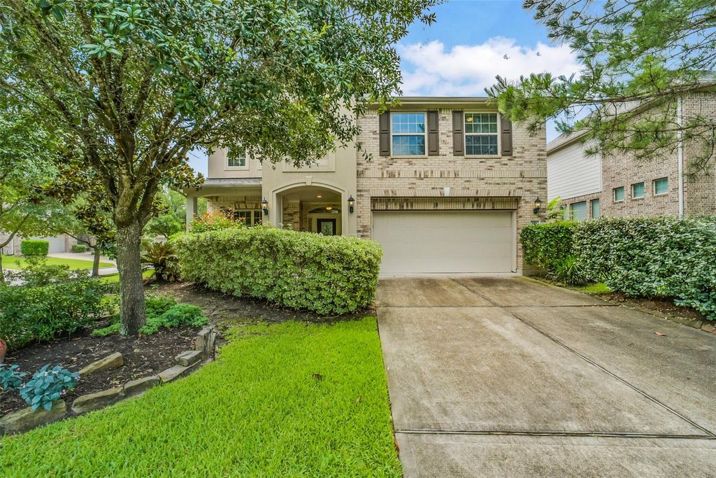 Photo of 110 N Victoriana Circle, The Woodlands, TX 77389 (MLS # 42897305)