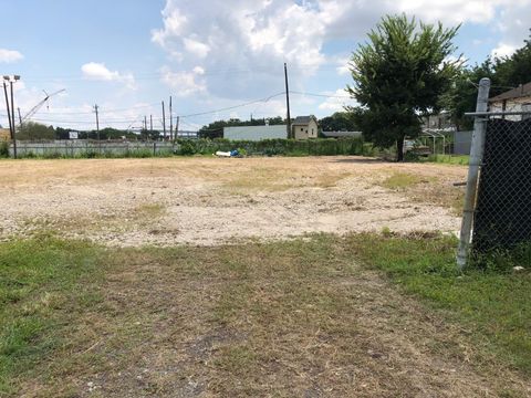 Photo of 8010 Cypress Street, Houston, TX 77012 (MLS # 93539390)