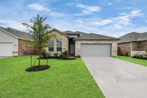 Photo of 10519 Moon Valley Lane, Rosharon, TX 77583 (MLS # 43397151)