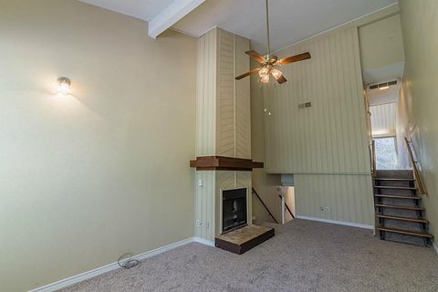 Townhouse For Sale - 14 Lakeway Street<br/> Conroe, TX 77304