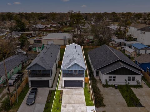 Tiny photo for 882 Prosper Street, Houston, TX 77088 (MLS # 96596387)