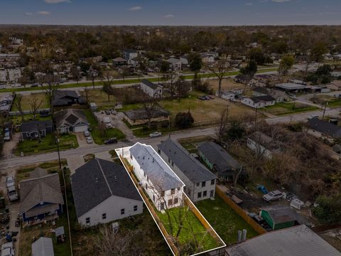 Tiny photo for 882 Prosper Street, Houston, TX 77088 (MLS # 96596387)