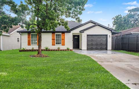 Photo of 4104 20th Street N, Galveston, TX 77590 (MLS # 25789970)