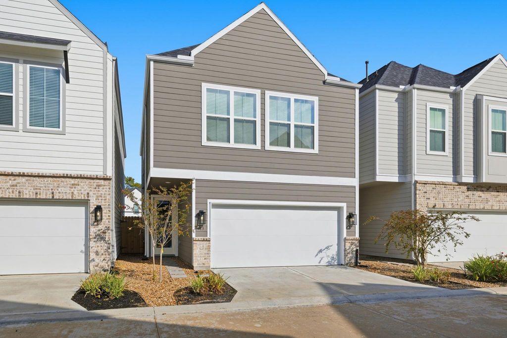 Photo of 413 Stonework Landing Lane, Houston, TX 77076 (MLS # 20967119)