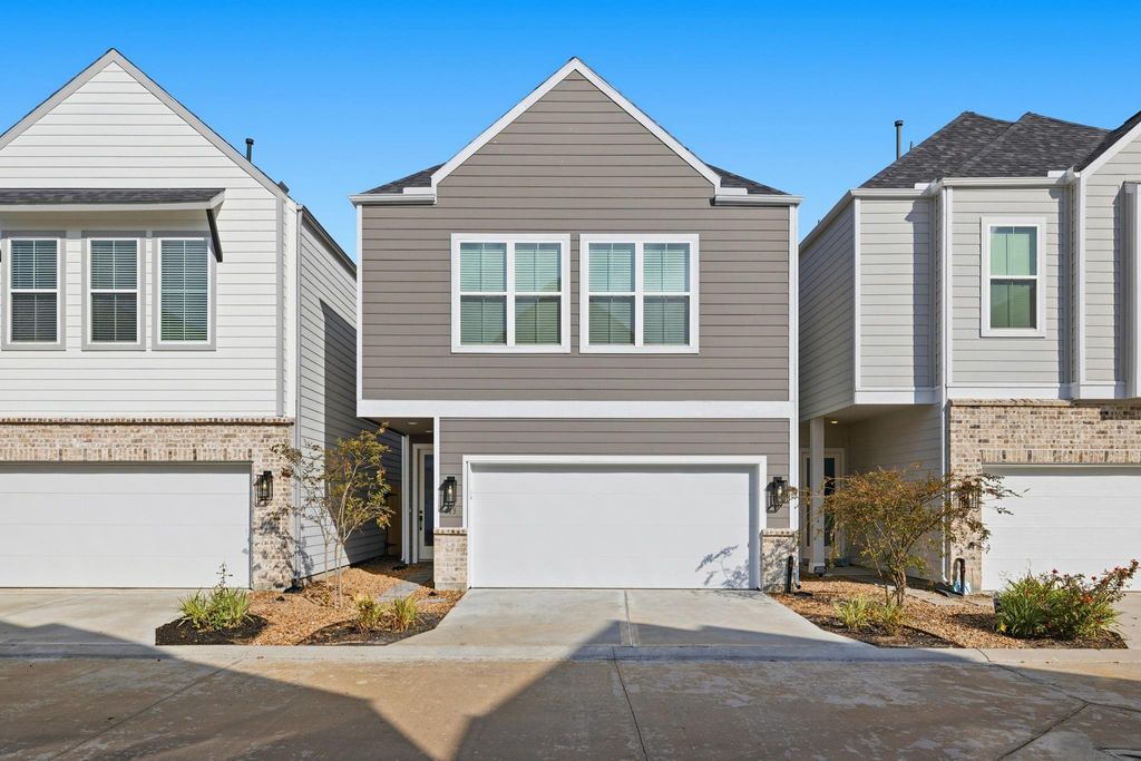 Photo of 413 Stonework Landing Lane, Houston, TX 77076 (MLS # 20967119)