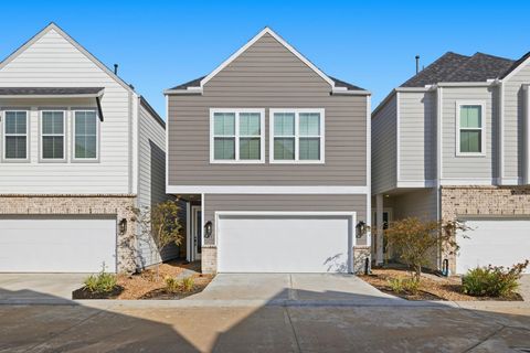 Photo of 413 Stonework Landing Lane, Houston, TX 77076 (MLS # 20967119)