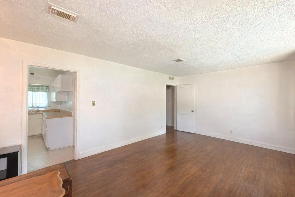 Photo of 5879 Belneath Street, Houston, TX 77033 (MLS # 7228286)