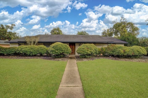 Photo of 102 Oyster Bend Lane, Lake Jackson, TX 77566 (MLS # 57108057)