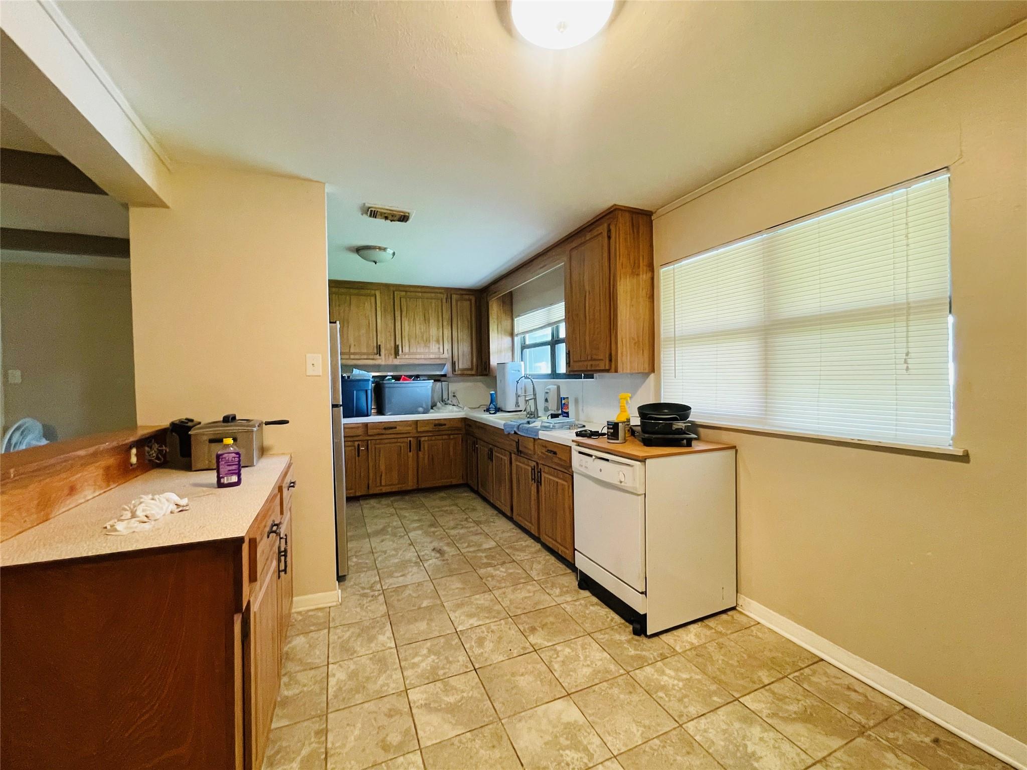 1747 W 10th Street