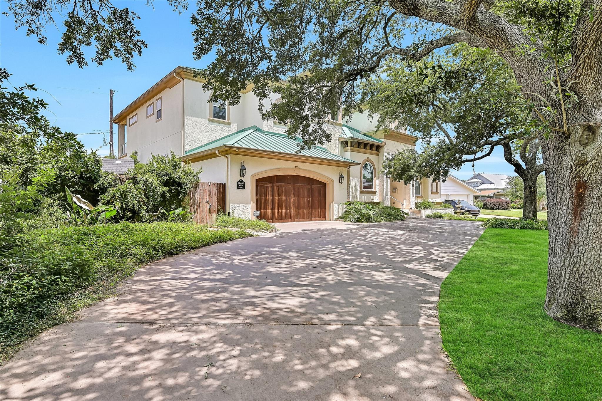 1301 Harbor View Drive