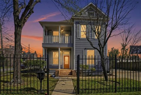 344 Harvard Street Houston TX 77007