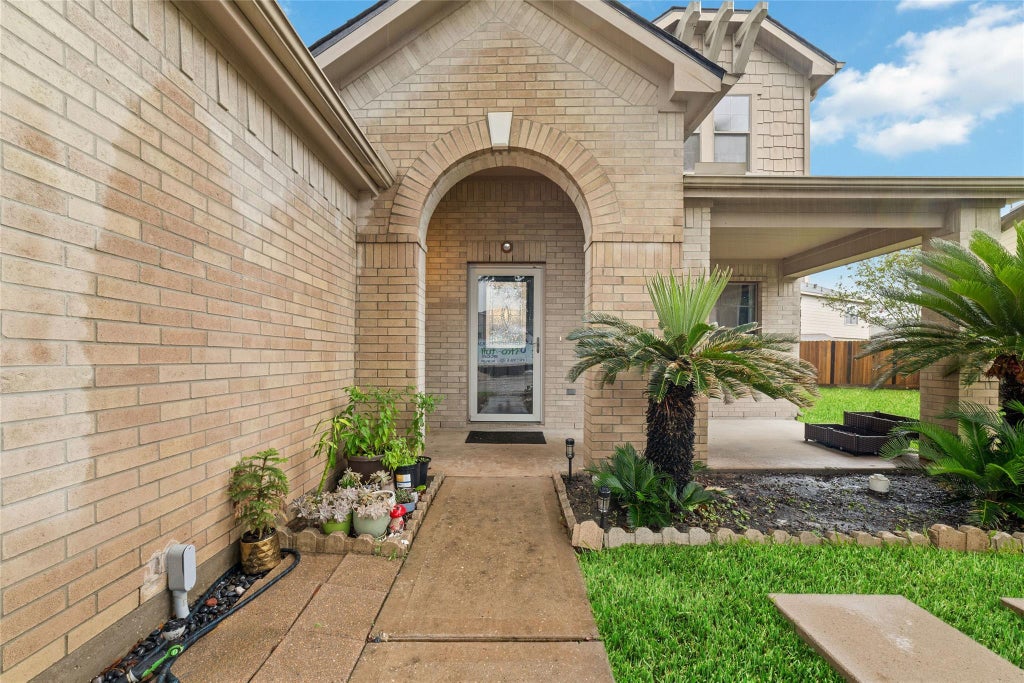 Photo of 527 Remington Point Court, Houston, TX 77073 (MLS # 60486382)