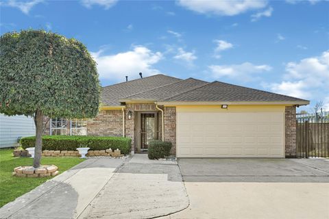 Photo of 8715 Bauman Road #6, Houston, TX 77022 (MLS # 32034791)