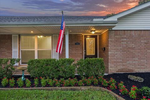Photo of 5718 Belrose Drive, Houston, TX 77035 (MLS # 85056212)