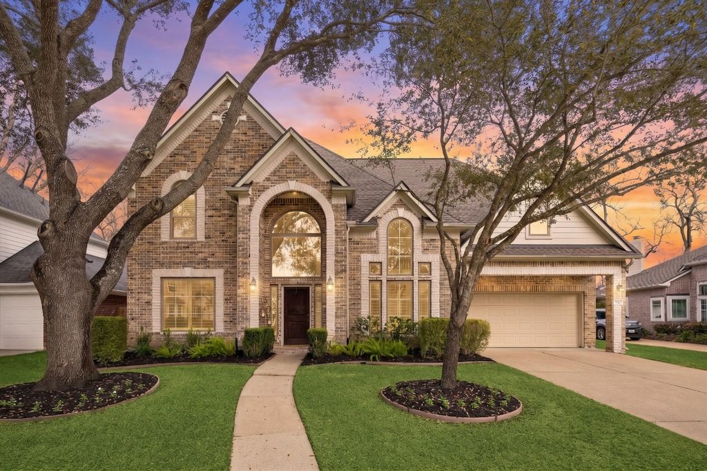 Photo of 1606 Brookstone Lane Ln, Sugar Land, TX 77479 (MLS # 29006643)
