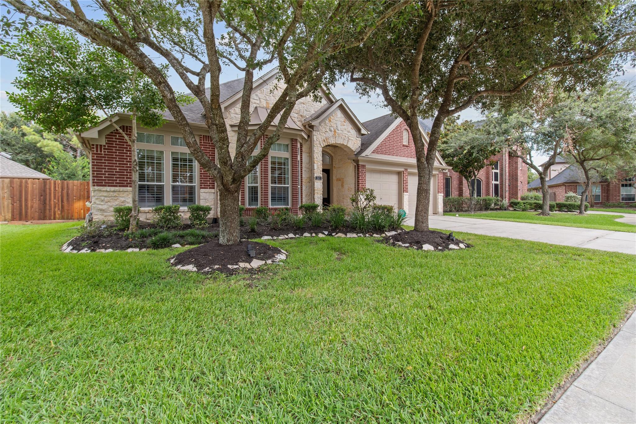 2611 Brightlake Way Lane