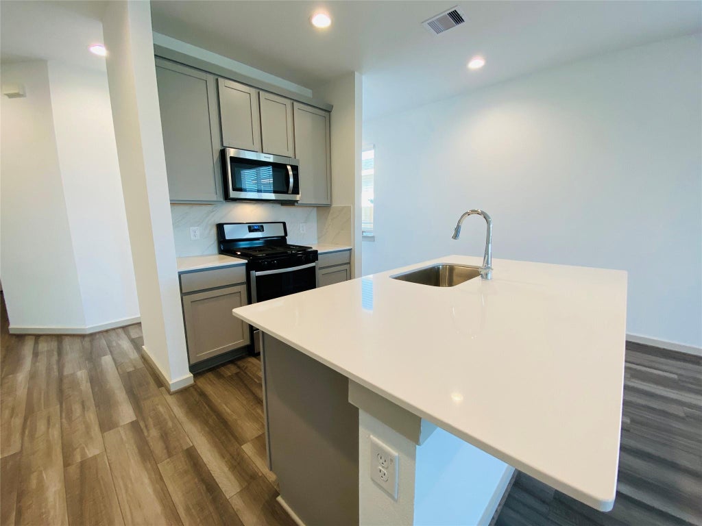 Photo of 2811 Chancery Summit Court, Houston, TX 77047 (MLS # 78980609)