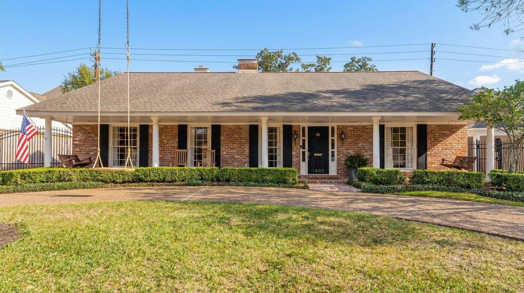 Photo of 1803 Briarmead Drive, Houston, TX 77057 (MLS # 17165863)