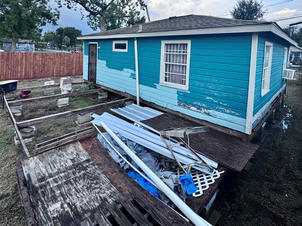 Photo of 6701 Bunche Drive, Houston, TX 77091 (MLS # 35565701)