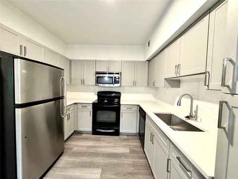 Photo of 3333 Weslayan St Street #2402, Houston, TX 77027 (MLS # 15805632)