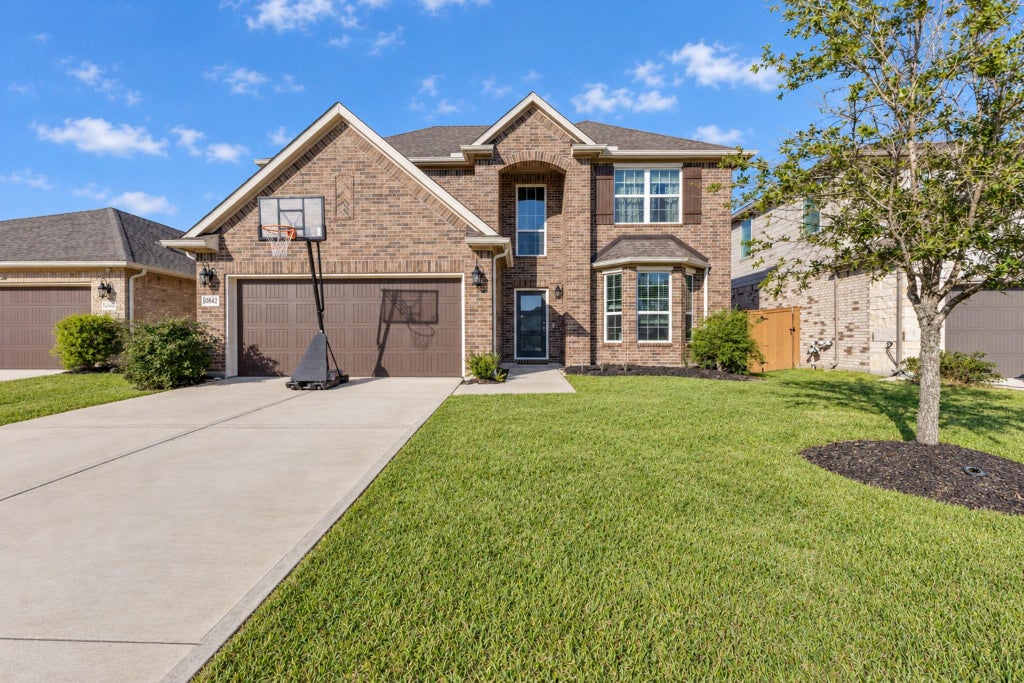 Photo of 10842 Bodie Hills Drive, Rosharon, TX 77583 (MLS # 58305797)