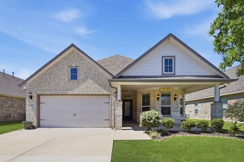 Homes For Sale - 134 Comal Drive<br/> Baytown, TX 77523