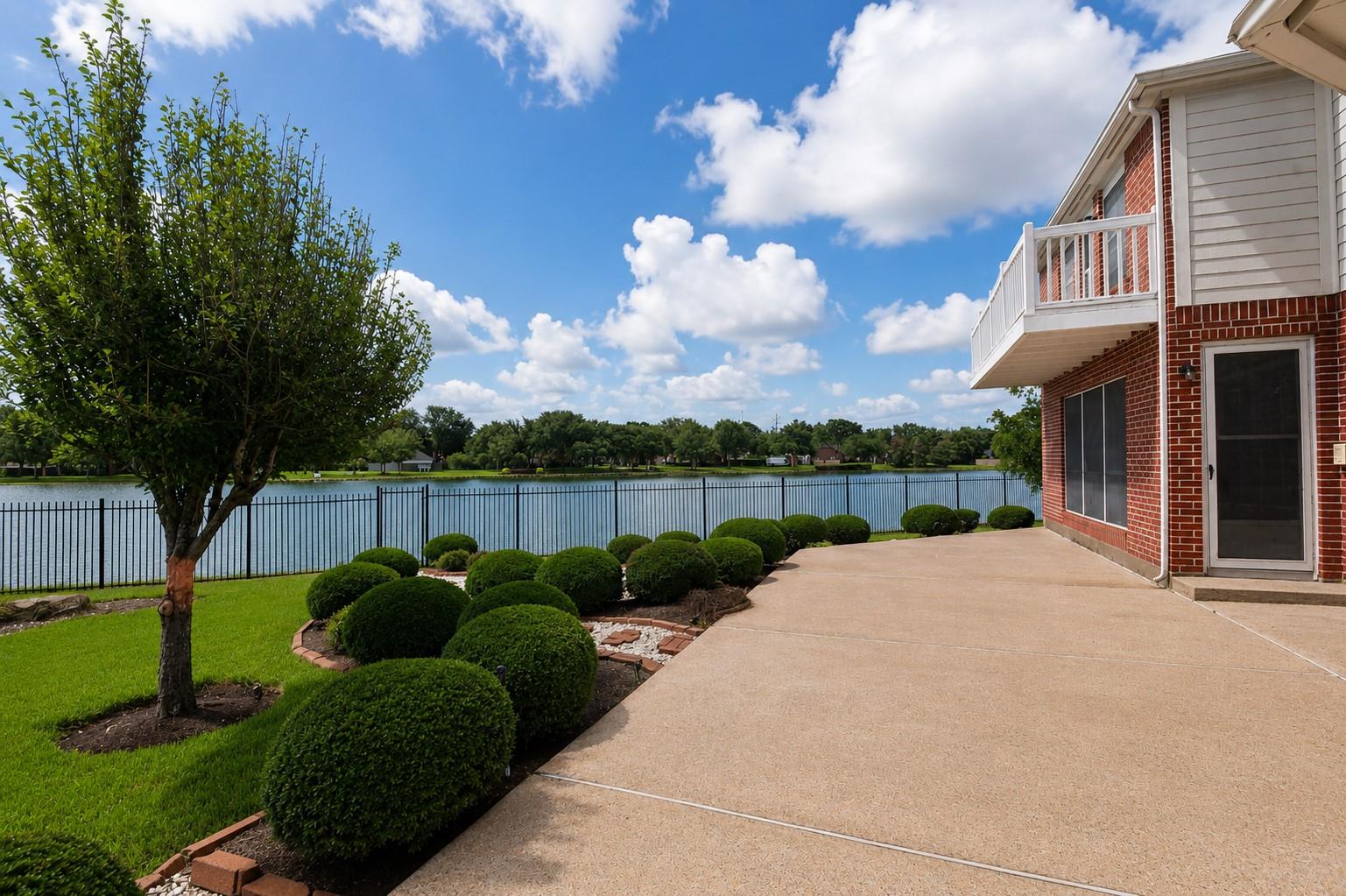 4202 Lakewood Court