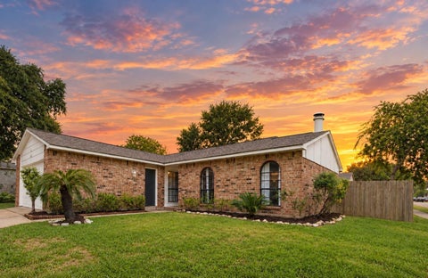 Photo of 17302 S Yorkglen Drive, Houston, TX 77084 (MLS # 40955357)