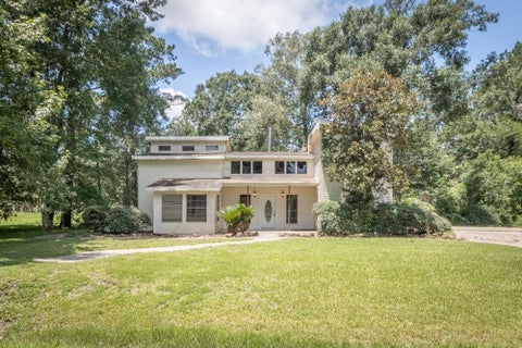 Photo of 13119 Live Oak Lane, Old River-Winfree, TX 77535 (MLS # 66491775)