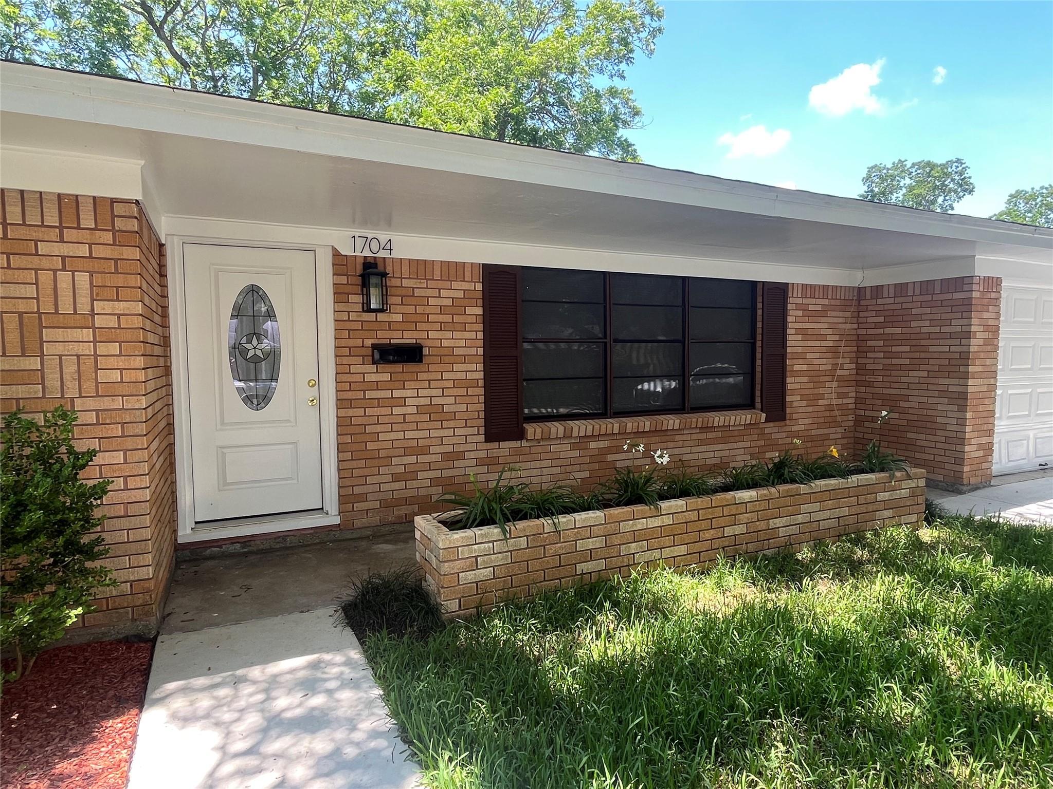 1704 Richardson Lane