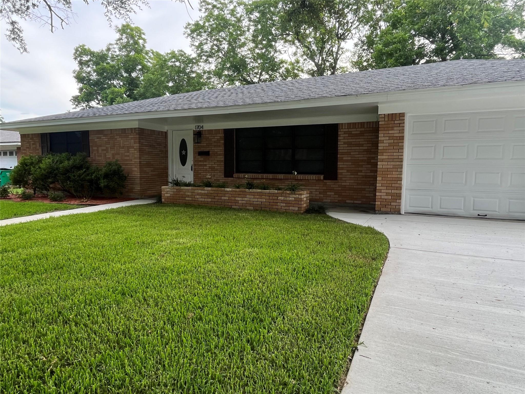 1704 Richardson Lane