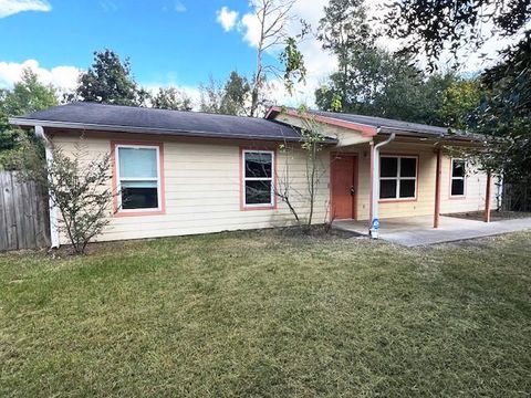 Photo of 1118 Bluebird Avenue, Livingston, TX 77351 (MLS # 44103240)