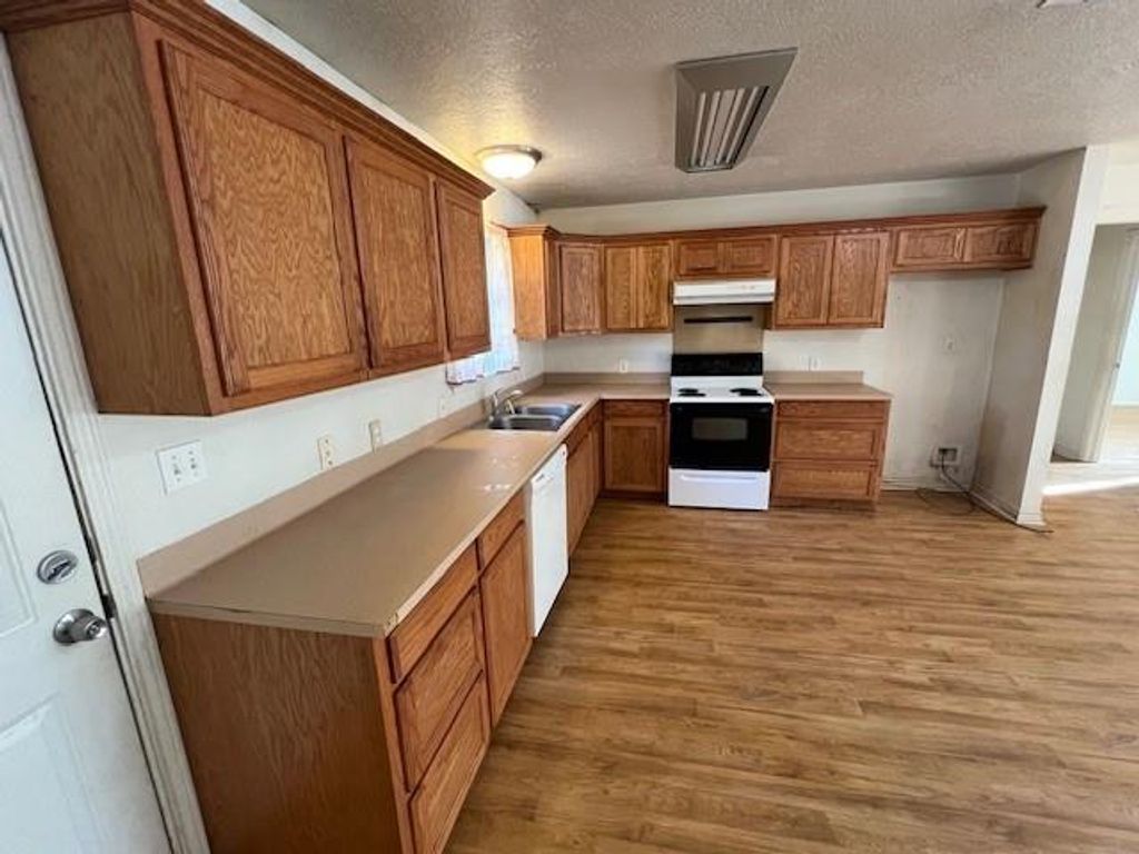 Photo of 1118 Bluebird Avenue, Livingston, TX 77351 (MLS # 44103240)