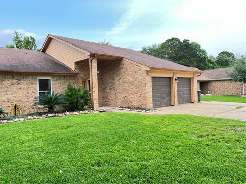 Photo of 2417 Colleen Drive, Pearland, TX 77581 (MLS # 9625089)