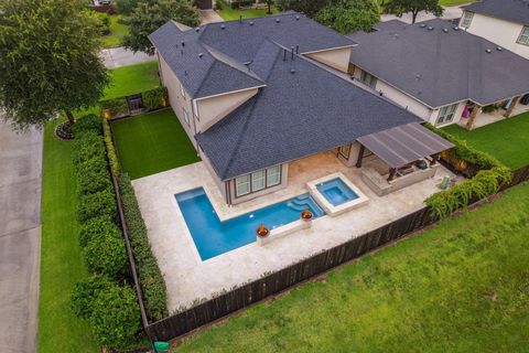 Photo of 18727 Tuscany Woods Drive, Shenandoah, TX 77381 (MLS # 98181860)