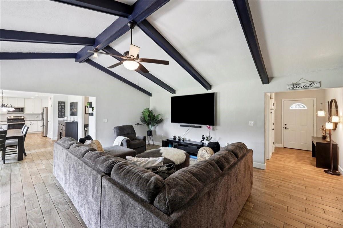 13525 Leaning Oaks Drive