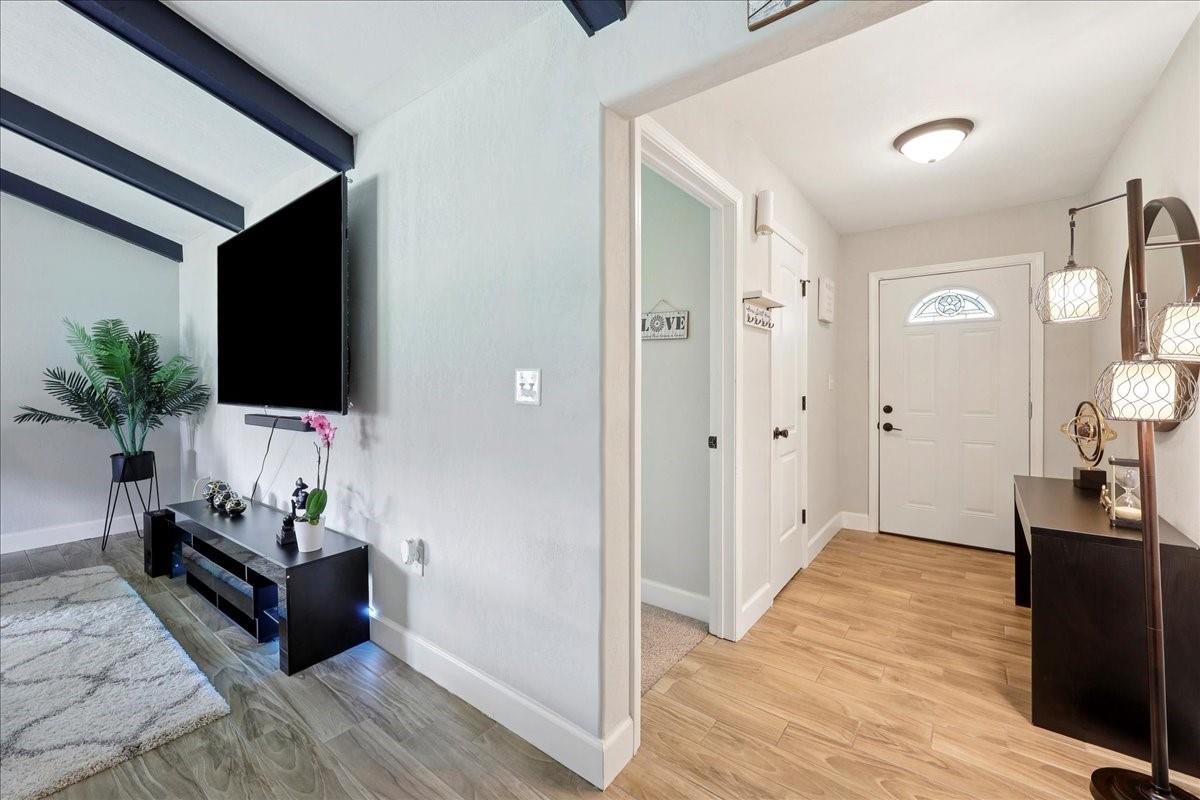 13525 Leaning Oaks Drive