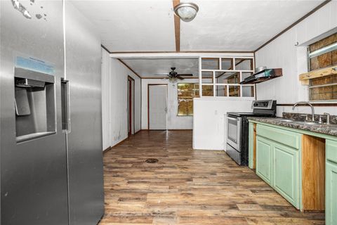 Tiny photo for 710 Black Street, Jasper, TX 75951 (MLS # 60190985)