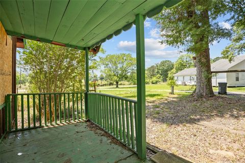 Tiny photo for 710 Black Street, Jasper, TX 75951 (MLS # 60190985)
