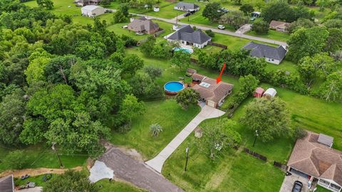 Photo of 5520 Henley Street, Santa Fe, TX 77510 (MLS # 16042431)