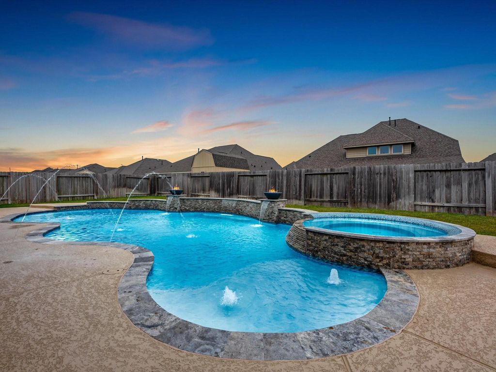 Photo of 11811 St Augustine Drive, Mont Belvieu, TX 77535 (MLS # 44802306)