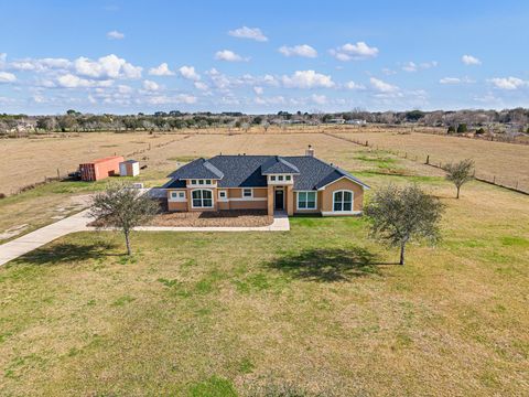 Homes For Sale - 8131 Brinkmeyer Road<br/> Needville, TX 77461
