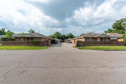 904 Ellena Road 16 Houston TX 77076