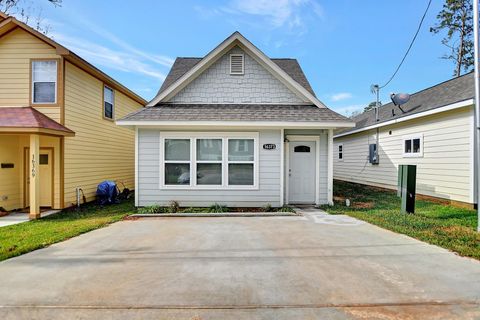 Photo of 16373 Eastchase Street, Montgomery, TX 77316 (MLS # 21673877)