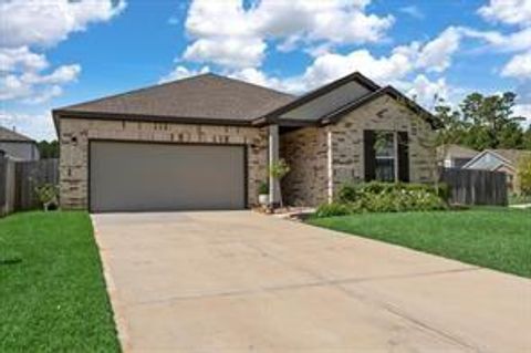 Photo of 5708 Palm Flower Drive, Montgomery, TX 77316 (MLS # 77497976)